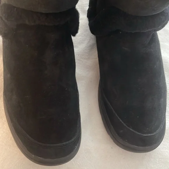 Ugg women’s sunburst waterproof black size 9